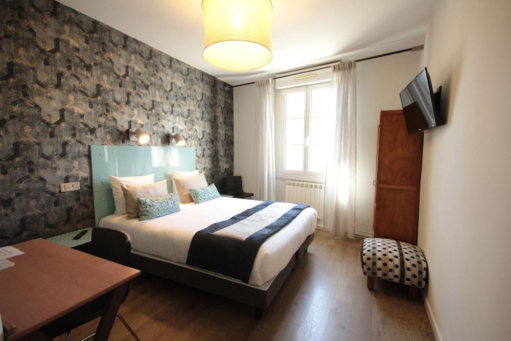 Brit Hotel Privilege Lisieux - La Villa Des Arts 外观 照片