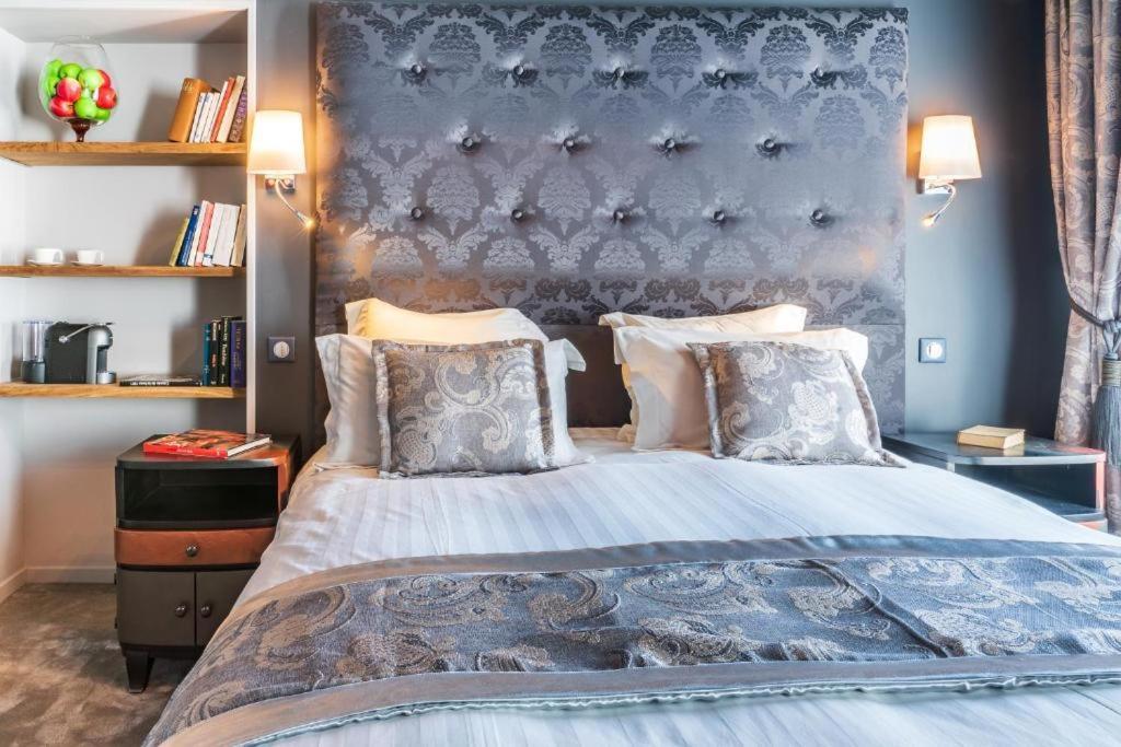 Brit Hotel Privilege Lisieux - La Villa Des Arts 外观 照片