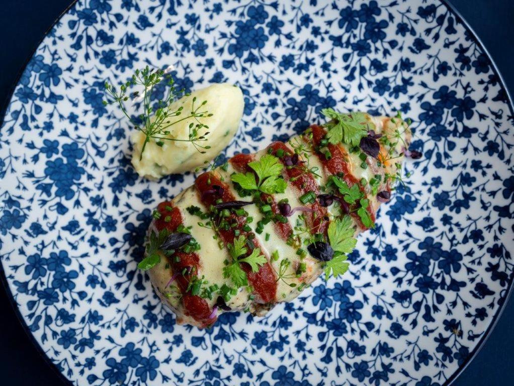 Brit Hotel Privilege Lisieux - La Villa Des Arts 外观 照片