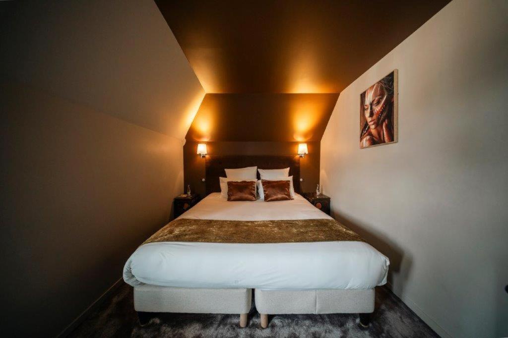 Brit Hotel Privilege Lisieux - La Villa Des Arts 外观 照片
