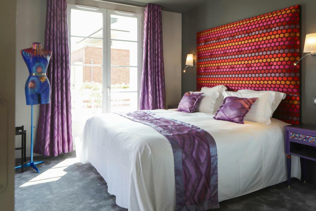 Brit Hotel Privilege Lisieux - La Villa Des Arts 外观 照片