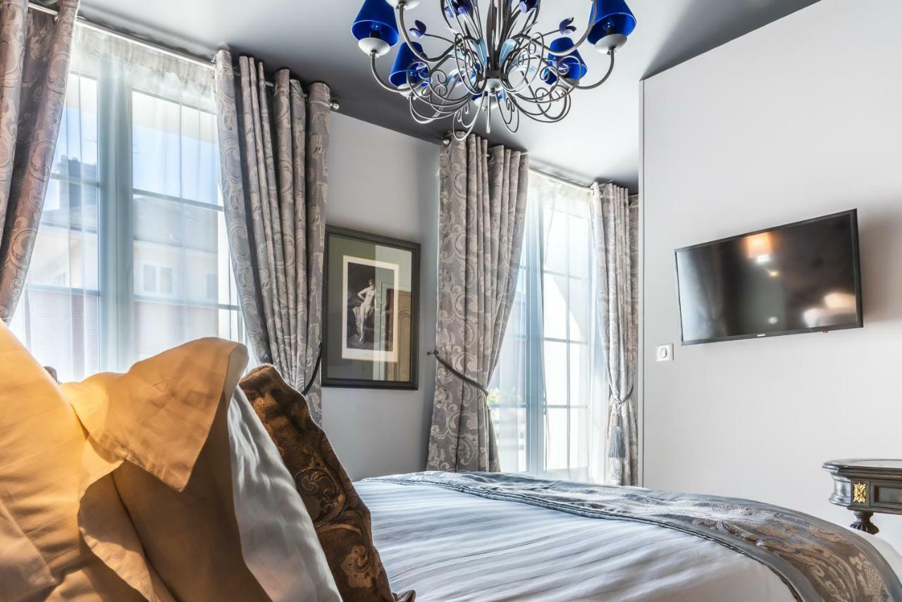 Brit Hotel Privilege Lisieux - La Villa Des Arts 外观 照片